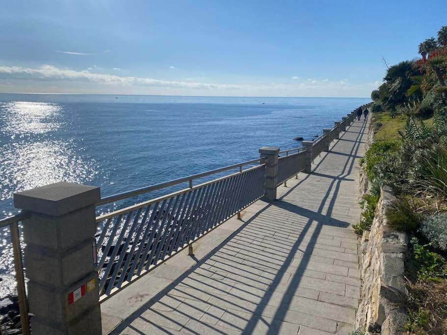 Casa Vista Mare Imperia Exterior foto