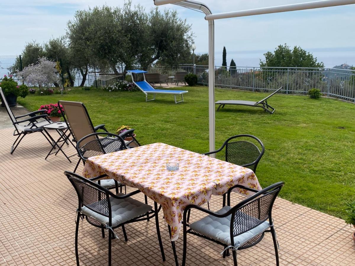 Casa Vista Mare Imperia Exterior foto