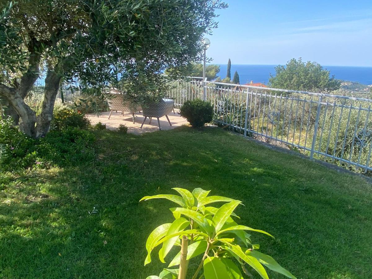 Casa Vista Mare Imperia Exterior foto