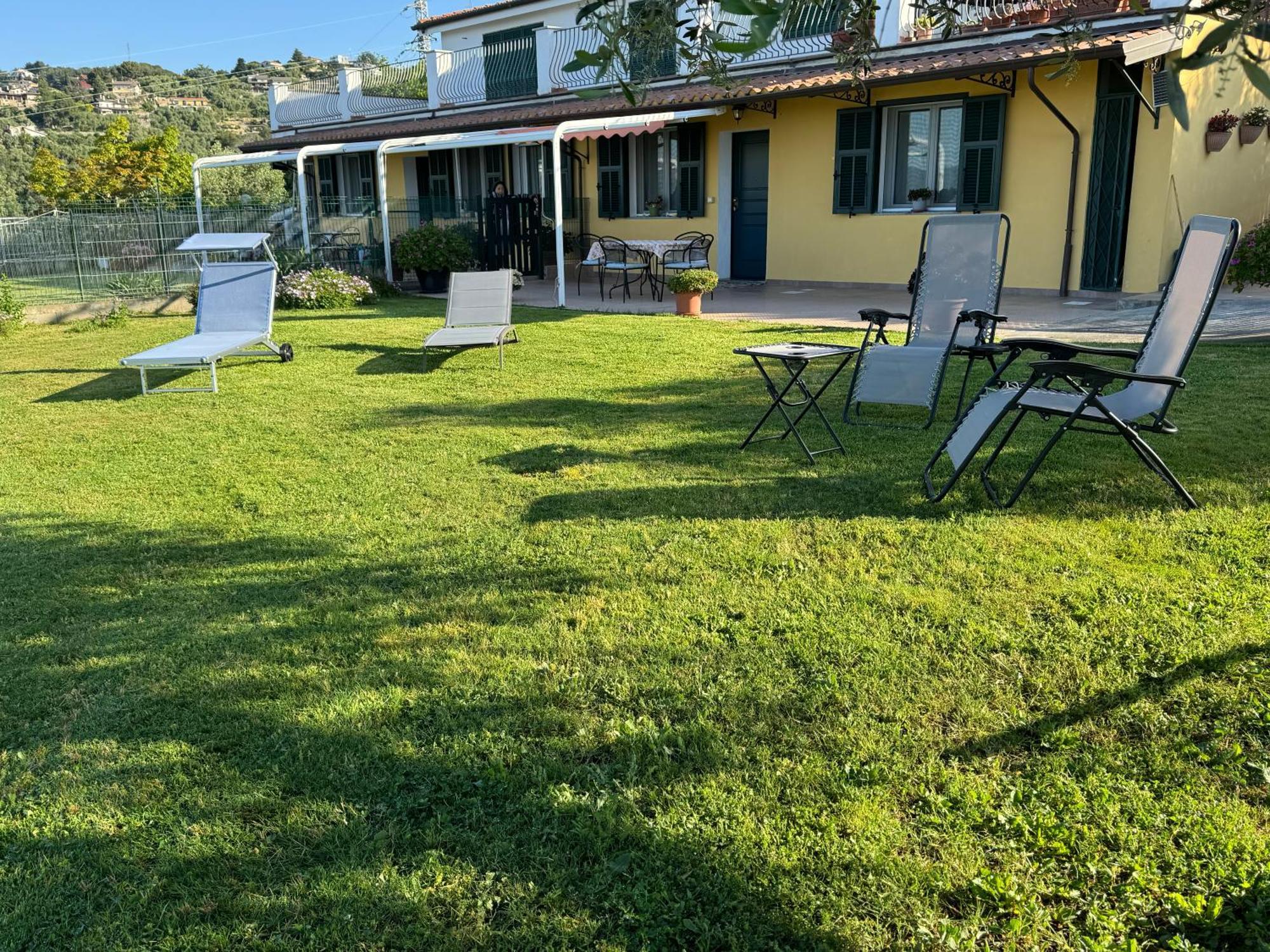 Casa Vista Mare Imperia Exterior foto