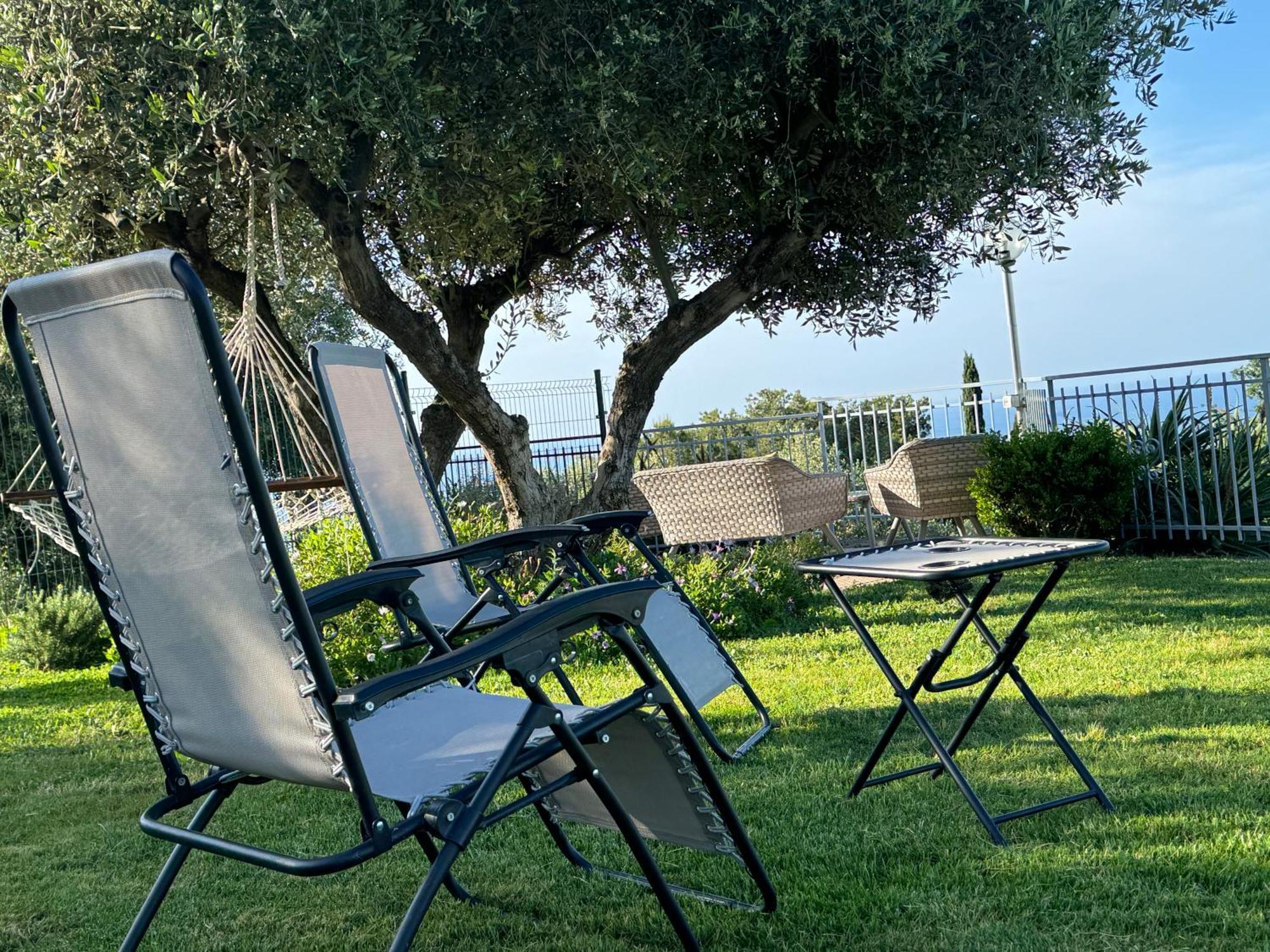 Casa Vista Mare Imperia Exterior foto